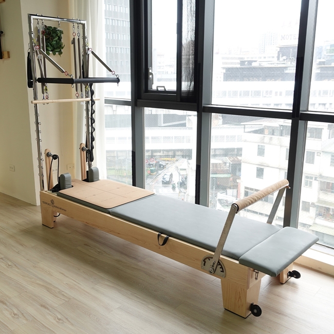 多功能訓練-彼拉提斯器械核心床Reformer-1